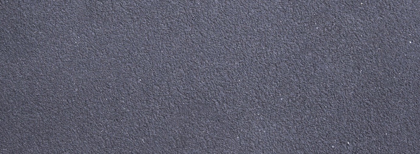 https://cdn.warentuin.nl/media/catalog/product/1/7/1701128080003991_gardenlux_deklagen_granulati_30x60x6_cm_nero_basalto_zwart_gar_bfea.jpg