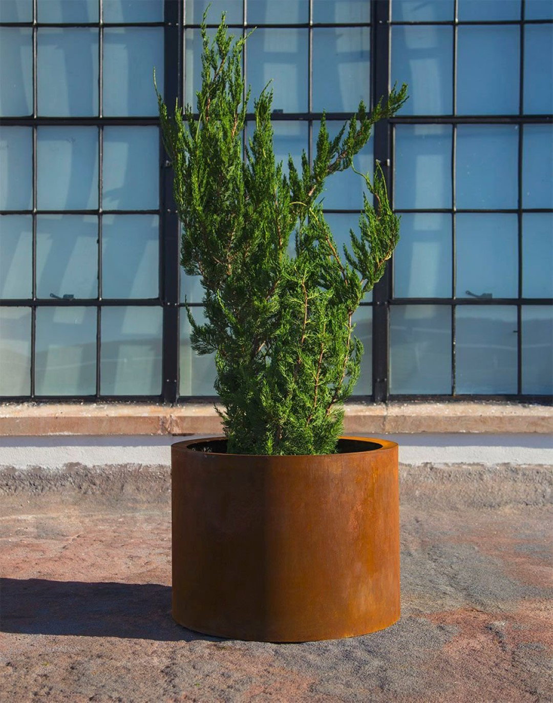https://cdn.warentuin.nl/media/catalog/product/1/7/1706144561334267_geroba_plantenbak_plantenbak_conica_roestkleurig_80x100_cm_ger_5f2c.jpg