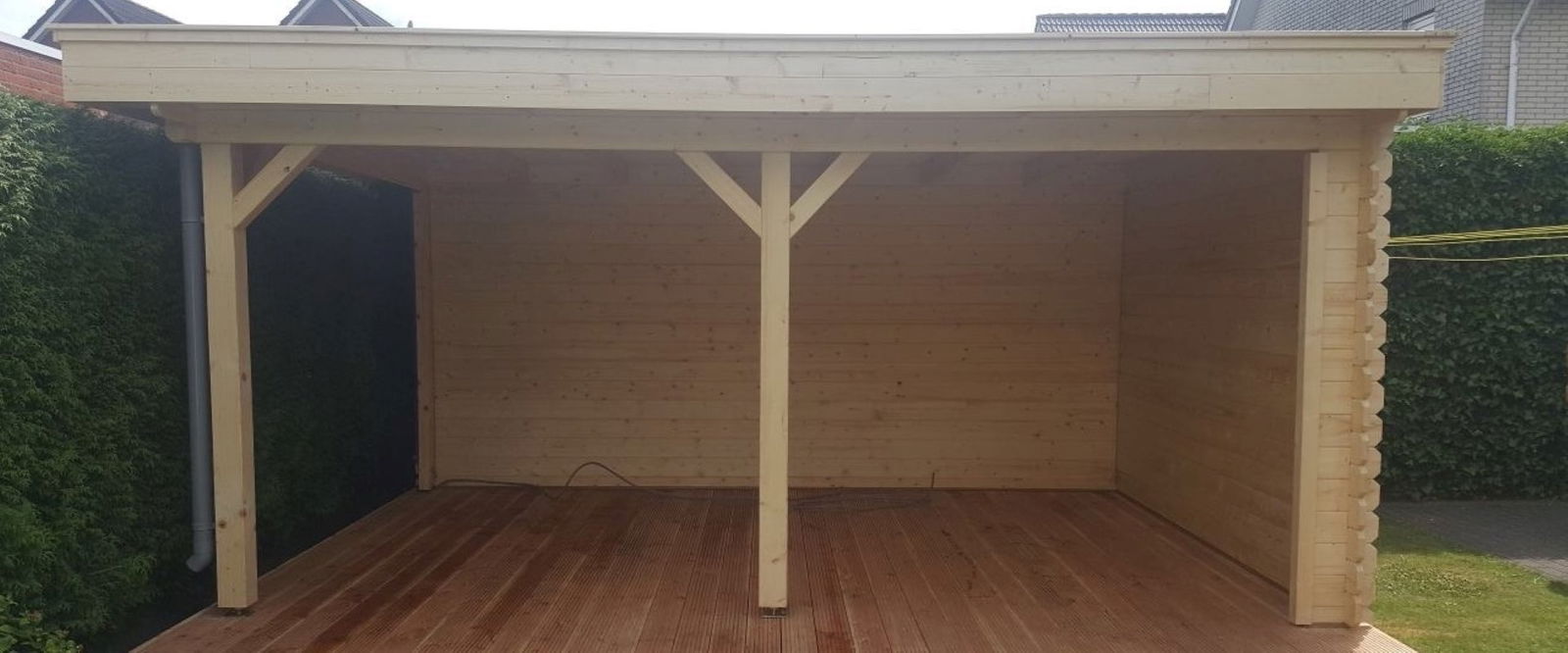 https://cdn.warentuin.nl/media/catalog/product/1/7/1706144561334778_2_overkapping_lisa_300_cm_bij_300_cm_diep_plat_dak_warentuin_7bee.jpg