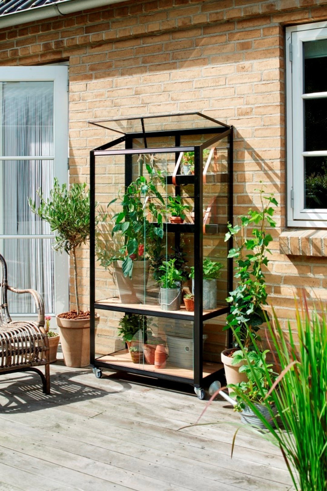 https://cdn.warentuin.nl/media/catalog/product/1/7/1708719214381493_juliana_muurkas_city_garden_zwart_veiligheidsglas_3_mm_juliana_47c0.jpg