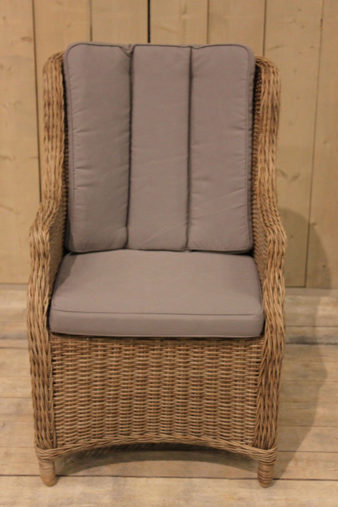 https://cdn.warentuin.nl/media/catalog/product/1/7/1711143000103196_eurofleur_aanbieding_tuinmeubel_darwin_stoel_rattan_grey_eurof_79b3.jpg