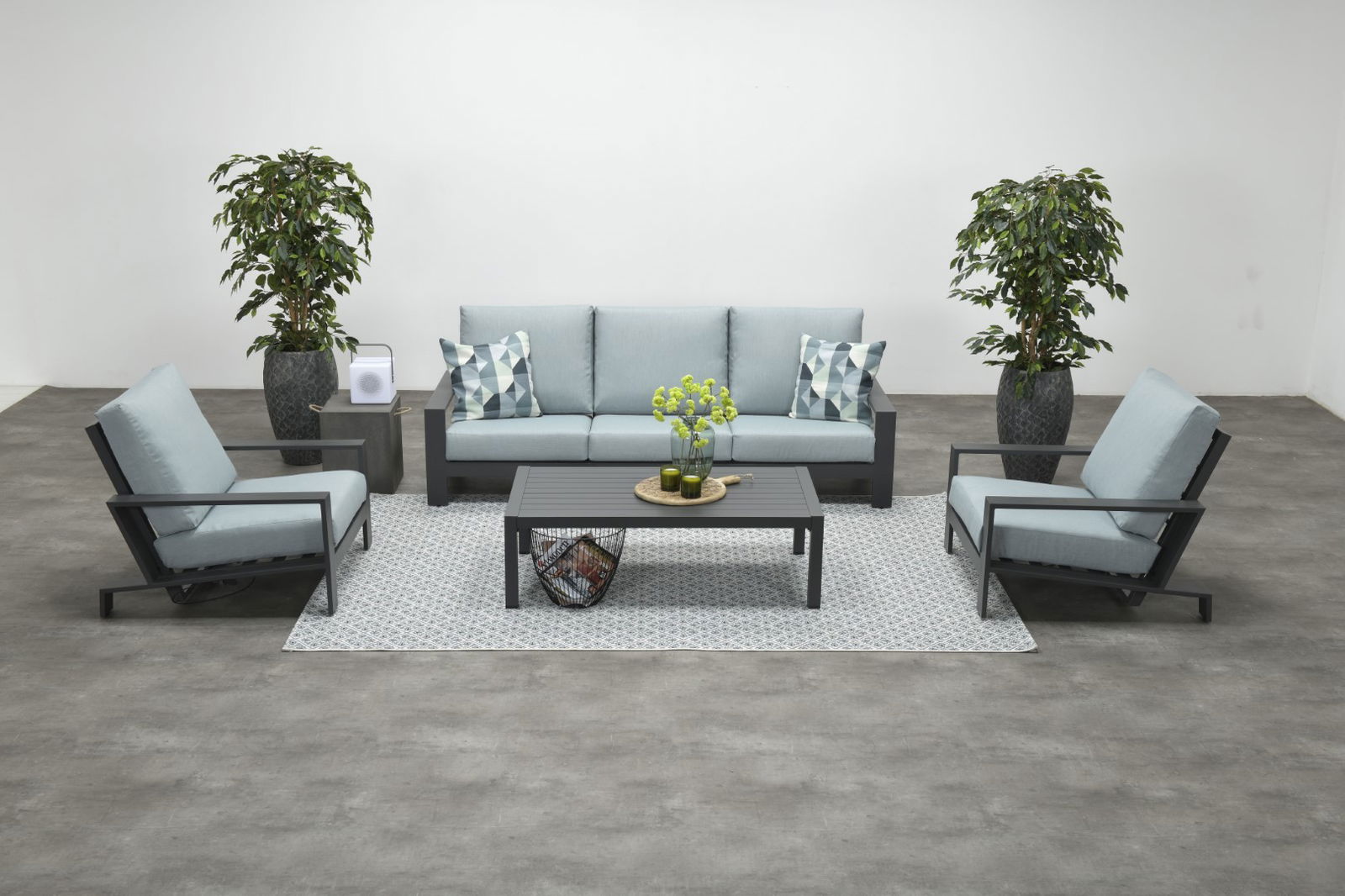 https://cdn.warentuin.nl/media/catalog/product/1/7/1718713002623390_3_garden_impressions_loungetafel_lincoln_lounge_tafel_140x70_c_82cc.jpg