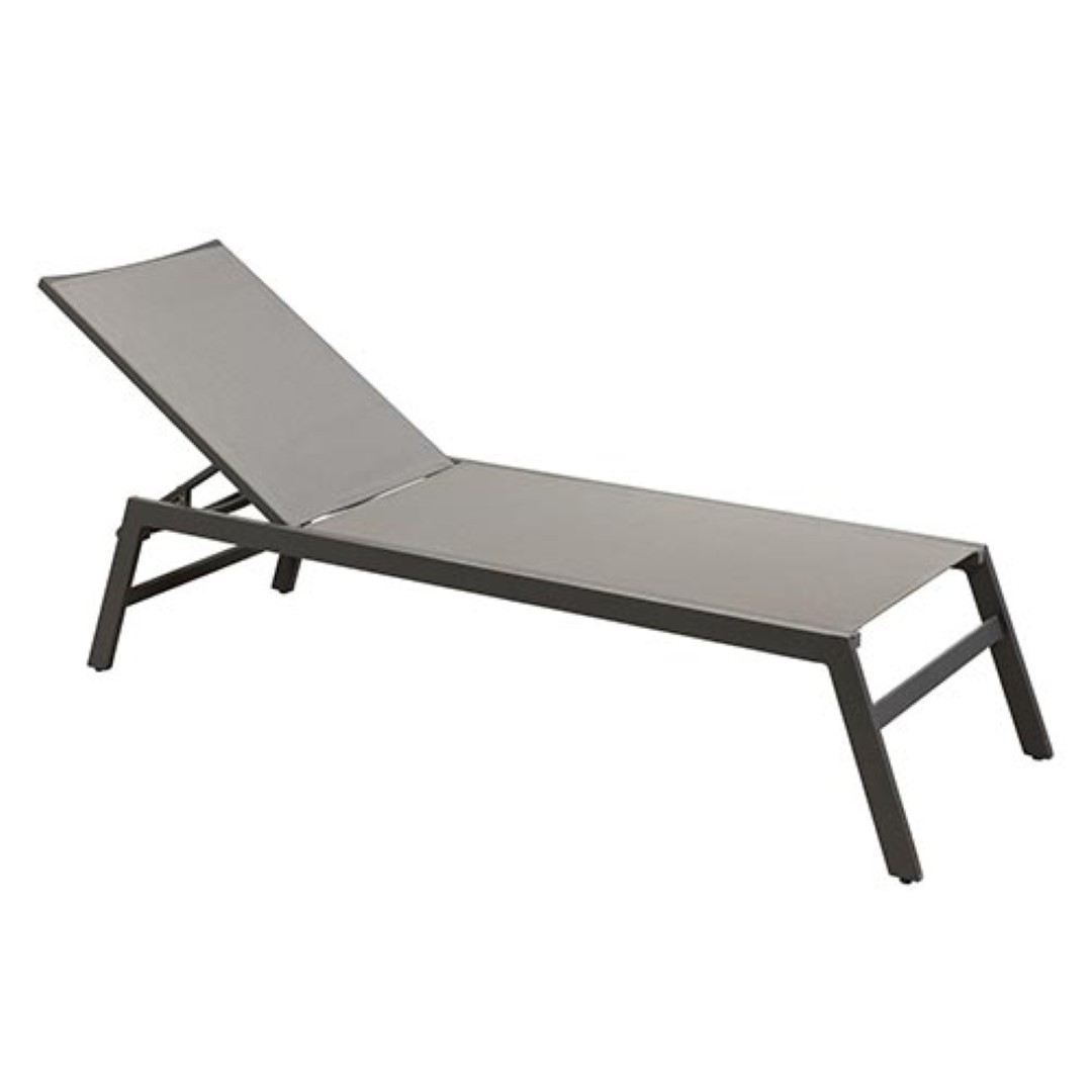 https://cdn.warentuin.nl/media/catalog/product/1/7/1718718182663051_suns_dining_tuinstoelen_vigo_ligbed_suns_bd44.jpg