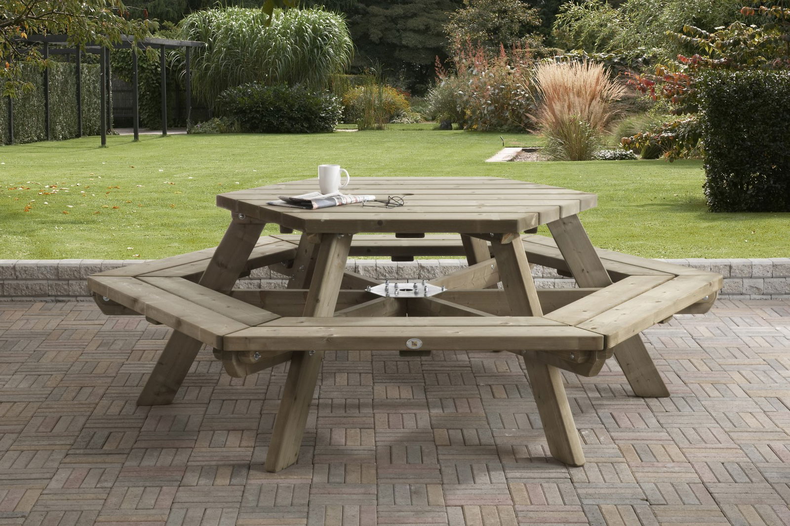 https://cdn.warentuin.nl/media/catalog/product/1/7/1718719074043807_2_talen_buitenmeubelen_buitenmeubel_picknicktafel_zeshoek_tale_9025.jpg