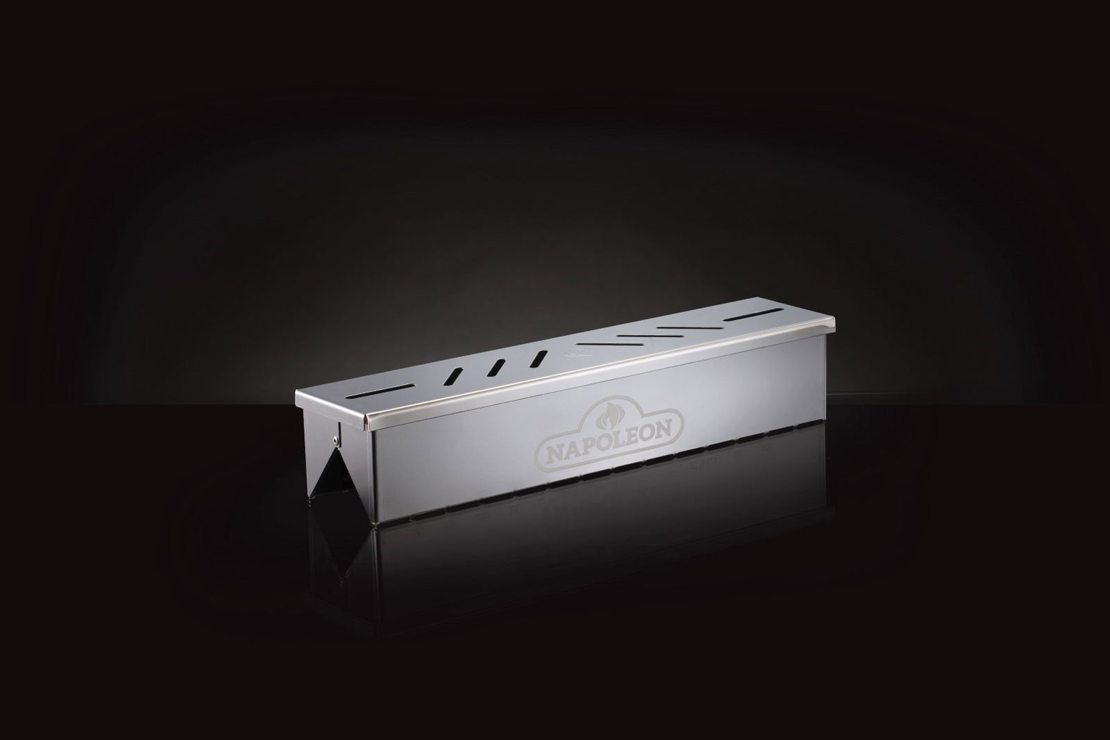 https://cdn.warentuin.nl/media/catalog/product/1/7/1770629162670137_2_napoleon_grills_accessoire_rookbox_voor_rogue_se_en_prestige_62da.jpg