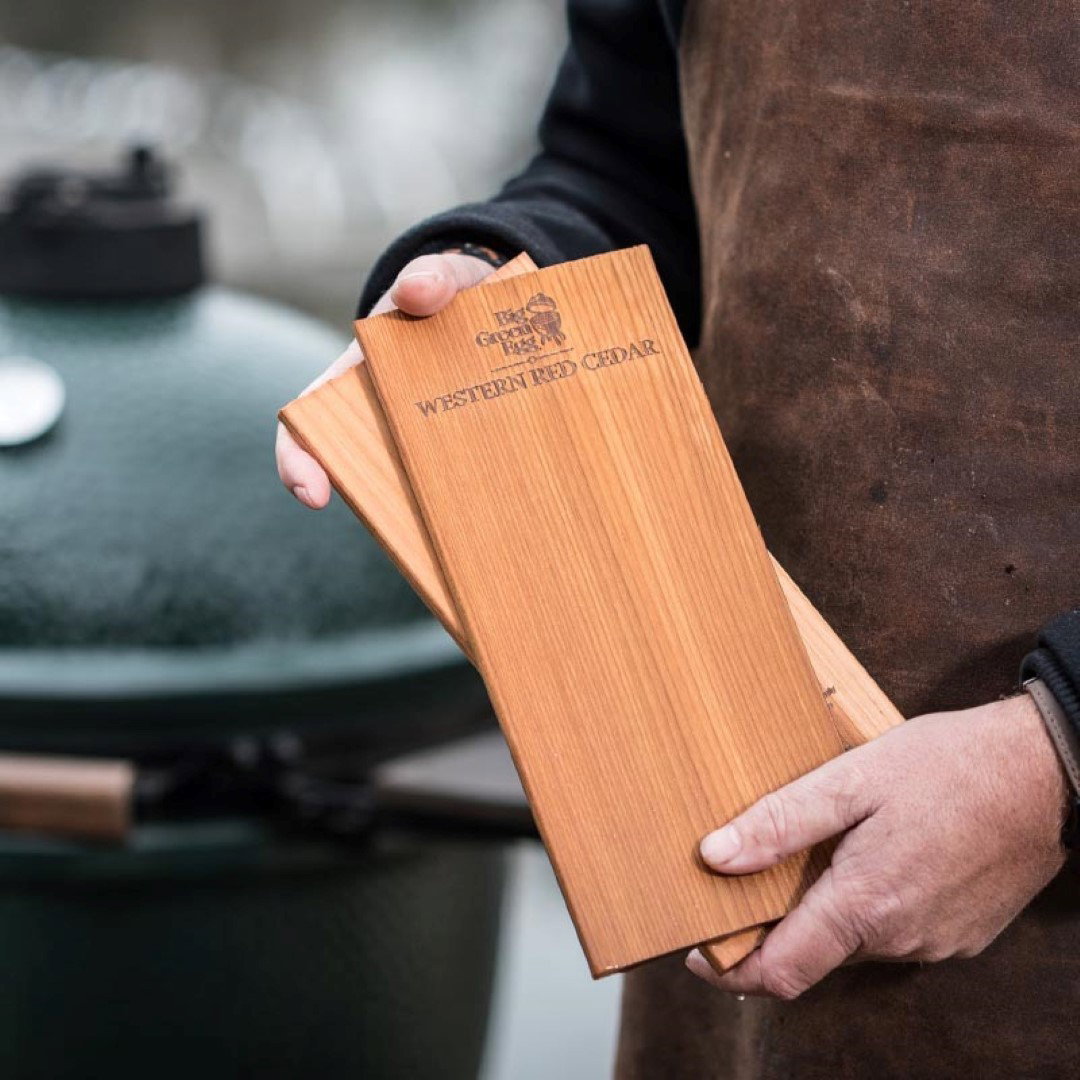 https://cdn.warentuin.nl/media/catalog/product/1/7/1770665719116307_2_big_green_egg_barbecueplank_big_green_egg_houten_barbecue_pl_67af.jpg