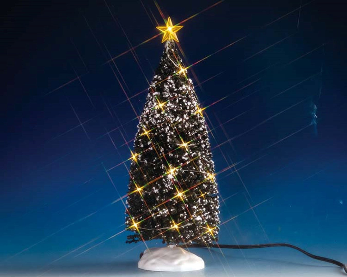 https://cdn.warentuin.nl/media/catalog/product/1/7/1770728162742643_lemax_kerstfiguur_kerstfiguur_evergreen_tree_with_24_clear_lig_0d4c.jpg