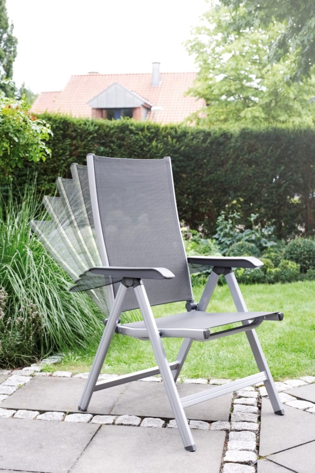 https://cdn.warentuin.nl/media/catalog/product/1/7/1774001397235590_2_kettler_verstelbare_fauteuil_basicplus_zilver_antraciet_4_1d37.jpg