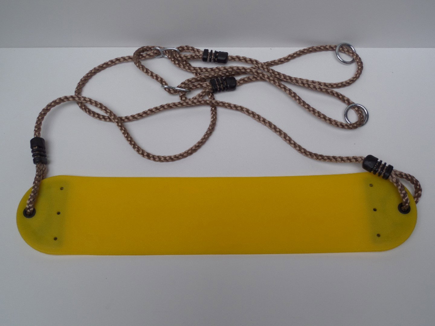 https://cdn.warentuin.nl/media/catalog/product/1/7/1775420013802159_hermic_speeltoestellen_schommelzitje_flexibel_640x140x8_mm_pp__bc88.jpg