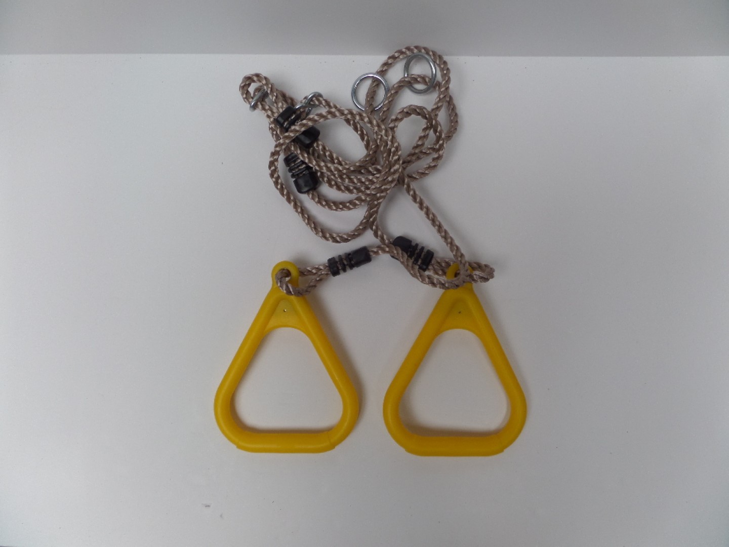 https://cdn.warentuin.nl/media/catalog/product/1/7/1775420013803088_hermic_speeltoestellen_plastic_ringenset_210x165_mm_pp_touw_ge_1709.jpg
