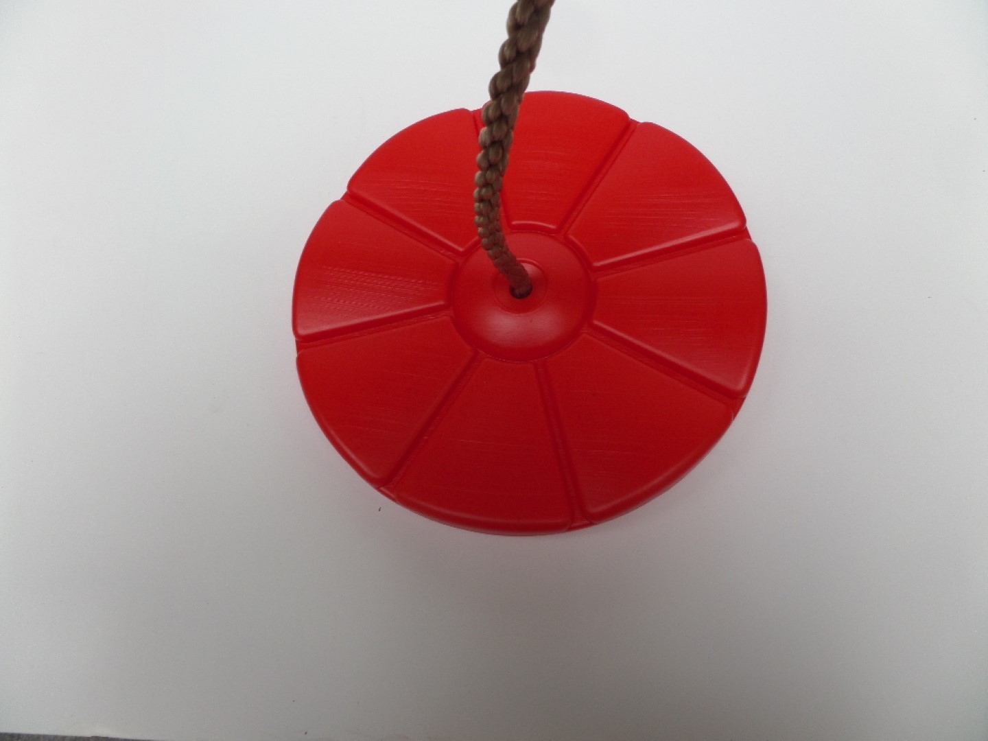 https://cdn.warentuin.nl/media/catalog/product/1/7/1775420013808700_hermic_speeltoestellen_schommeldisk_in_kunststof_diam_280x40_m_9c1a.jpg