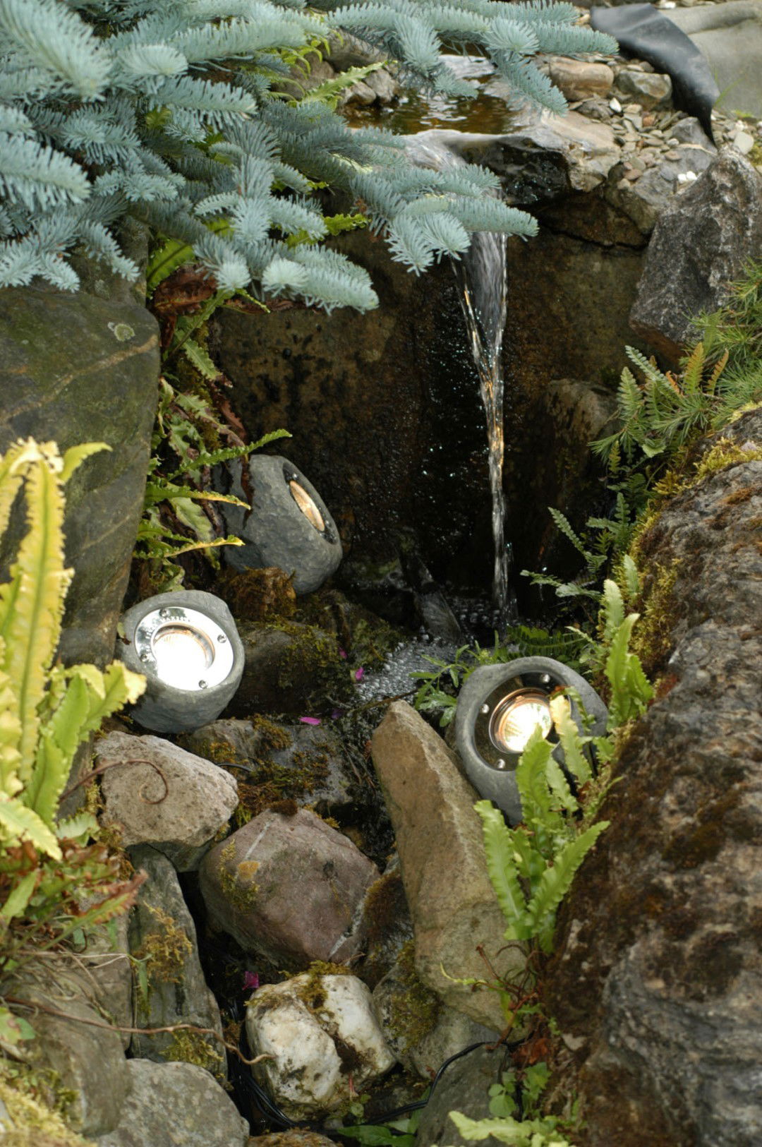 https://cdn.warentuin.nl/media/catalog/product/1/7/1775907800855999_2_garden_lights_spot_lapis_garden_lights_7a00.jpg