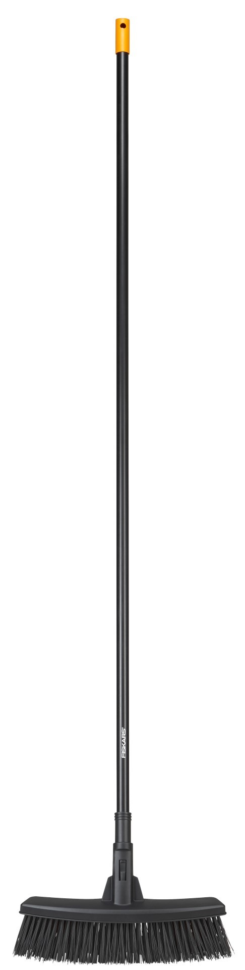 https://cdn.warentuin.nl/media/catalog/product/1/7/1776411501310378_fiskars_tuingereedschap_solid_bezem_m_fiskars_4684.jpg