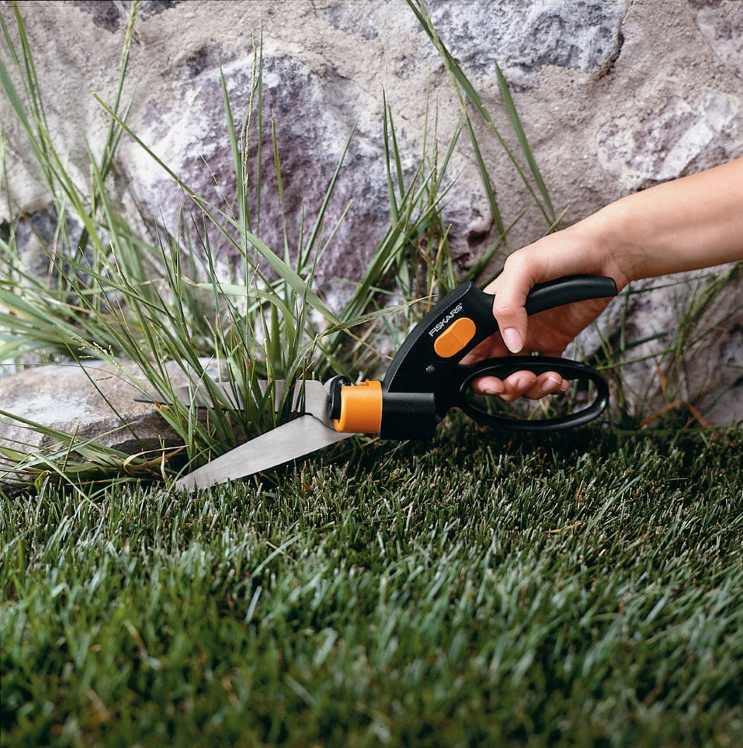 https://cdn.warentuin.nl/media/catalog/product/1/7/1776411501966803_2_fiskars_grasschaar_graskantenschaar_gs42_32_1_f279.jpg