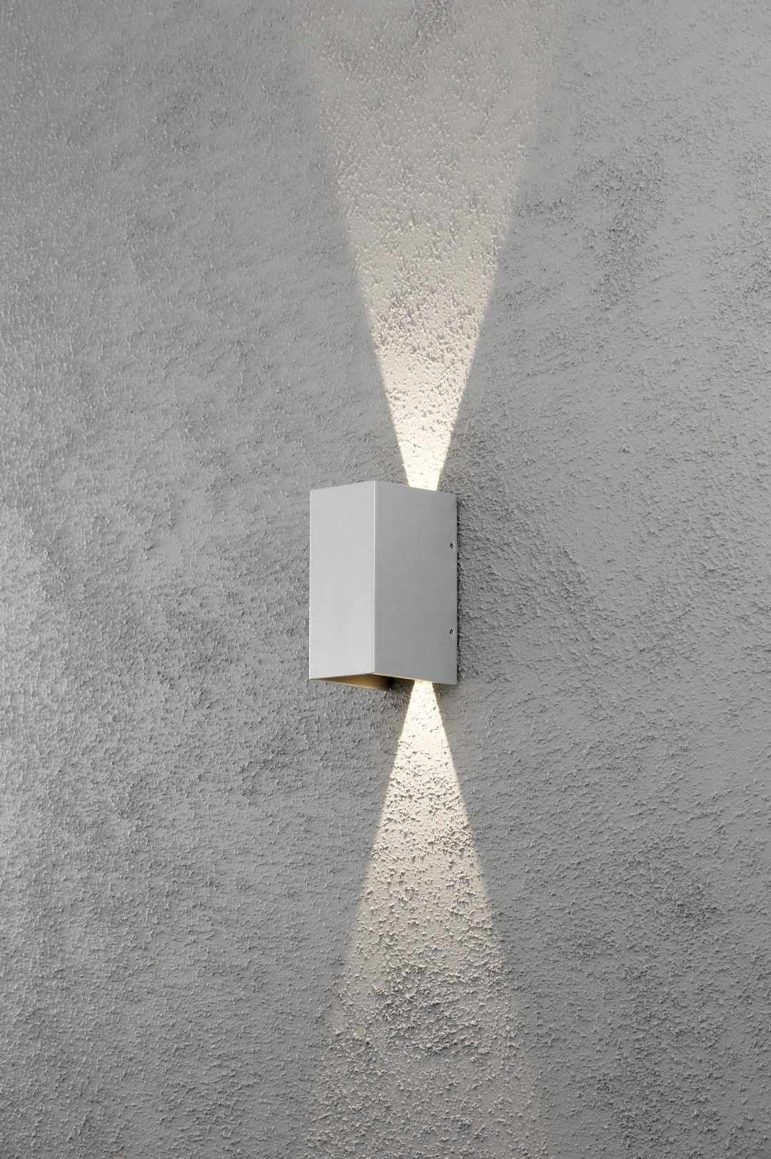 https://cdn.warentuin.nl/media/catalog/product/1/7/1777318307940312_2_konstsmide_buitenverlichting_buitenverlichting_cremona_7940__1245.jpg
