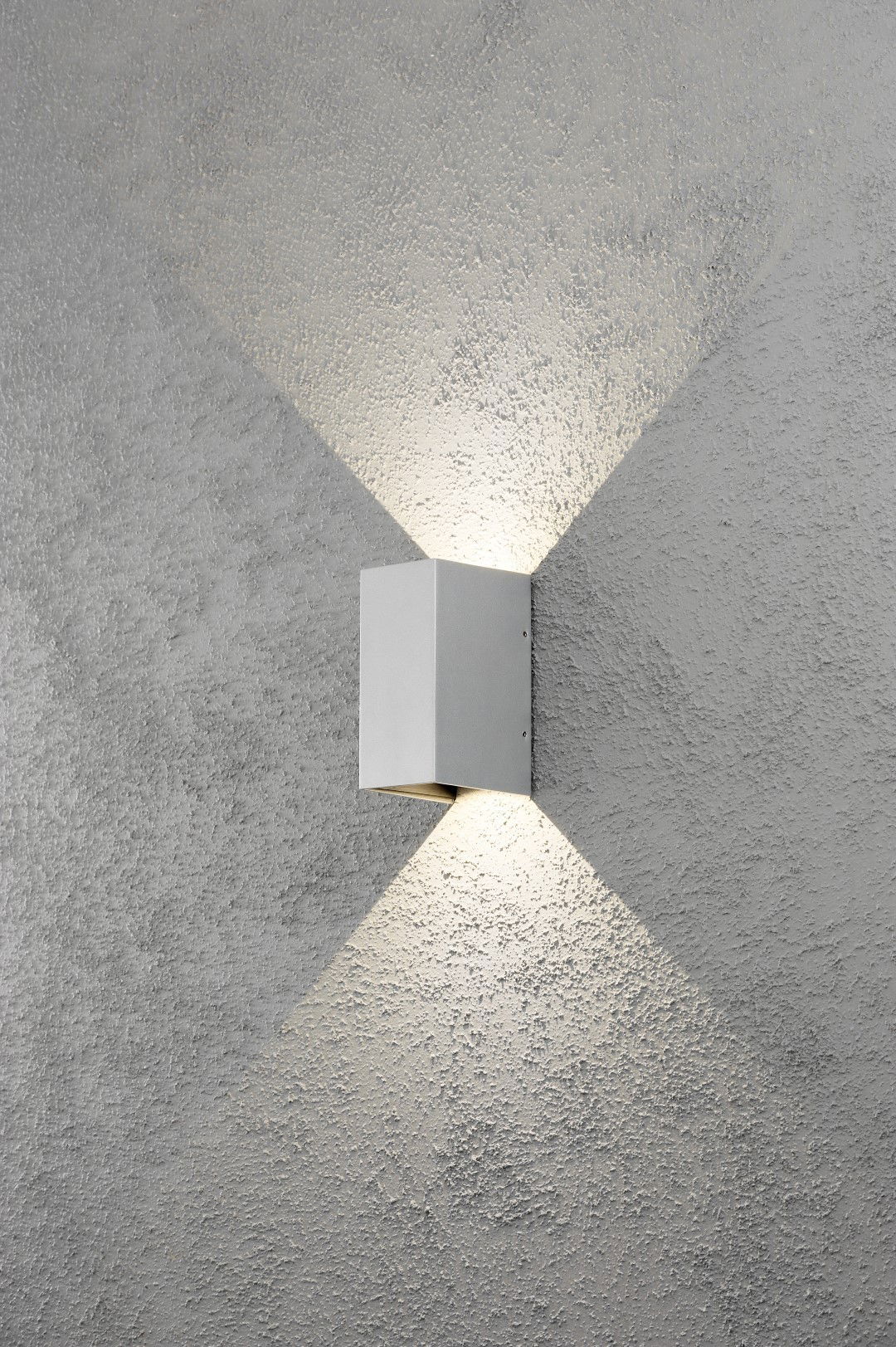 https://cdn.warentuin.nl/media/catalog/product/1/7/1777318307940312_konstsmide_buitenverlichting_buitenverlichting_cremona_7940_31_63f1.jpg