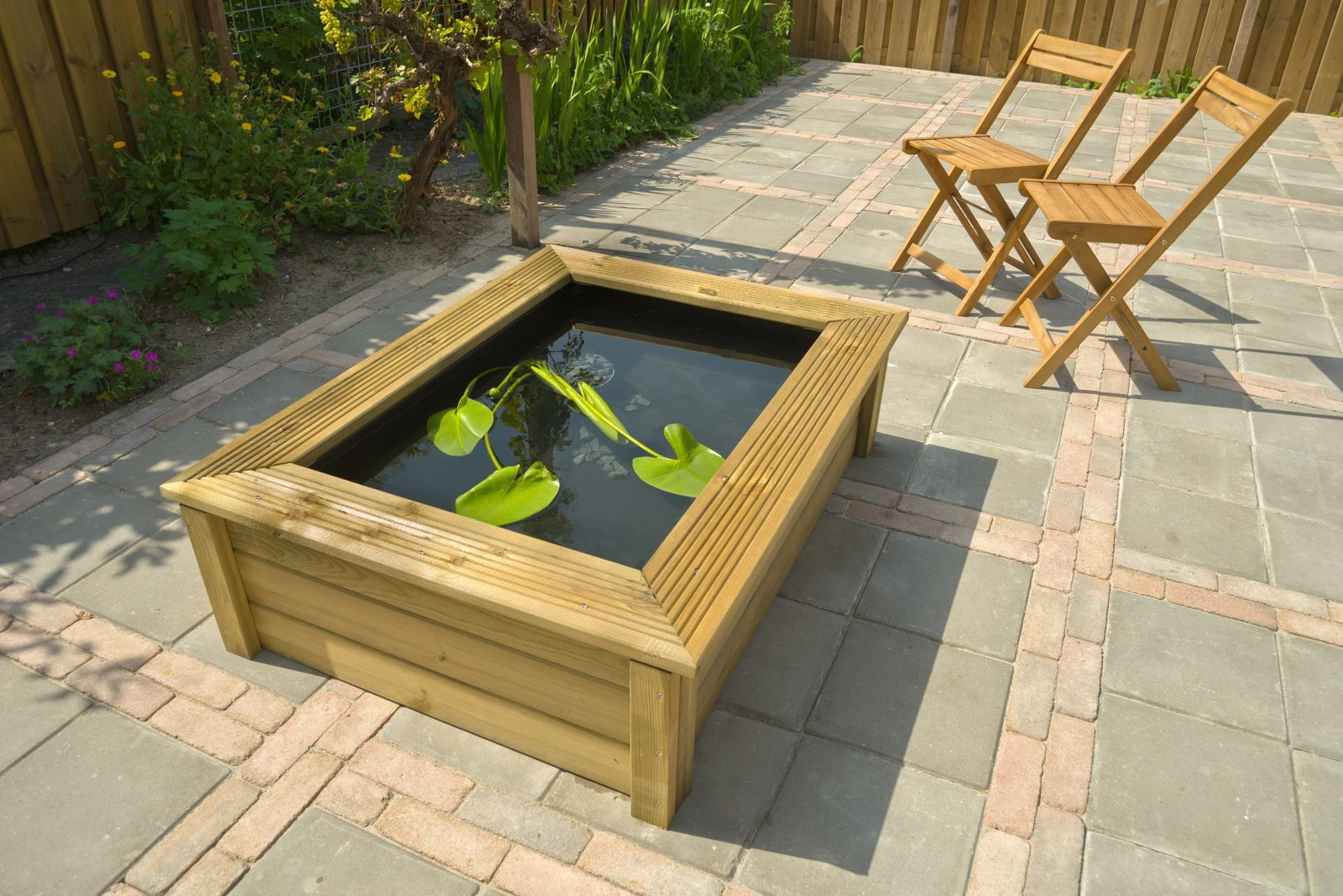 https://cdn.warentuin.nl/media/catalog/product/1/7/1778711465110075_3_ubbink_terrasvijver_quadro_wood_ii_houten_fsc_frame_voor_qua_f961.jpg