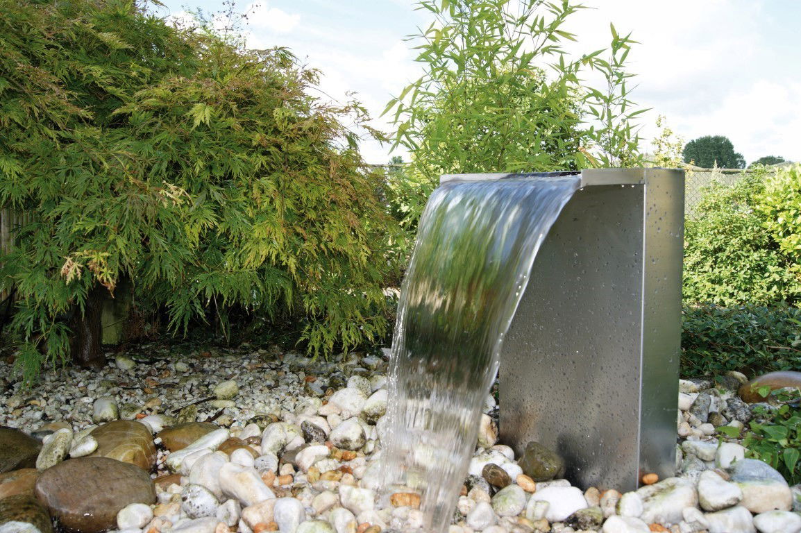 https://cdn.warentuin.nl/media/catalog/product/1/7/1778711465120883_ubbink_waterval_venezia_1__3_64cd.jpg