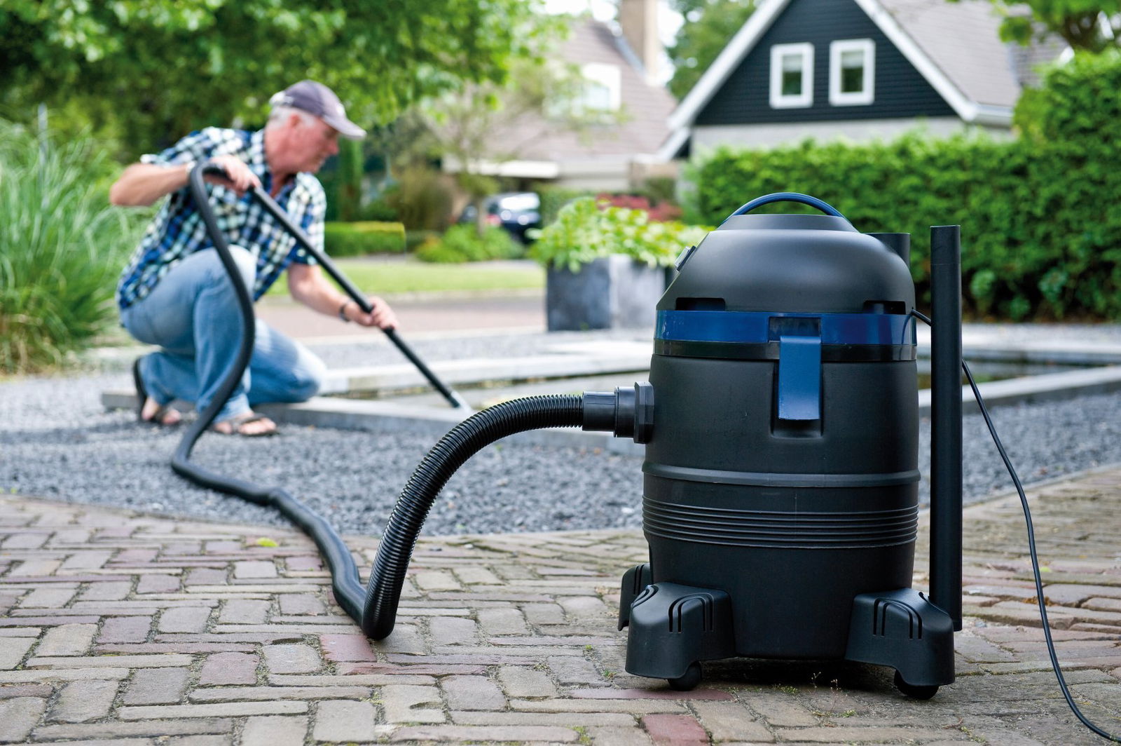 https://cdn.warentuin.nl/media/catalog/product/1/7/1778711465791182_2_ubbink_vijvervuilzuiger_vacuprocleaner_maxi_3_fa1e.jpg