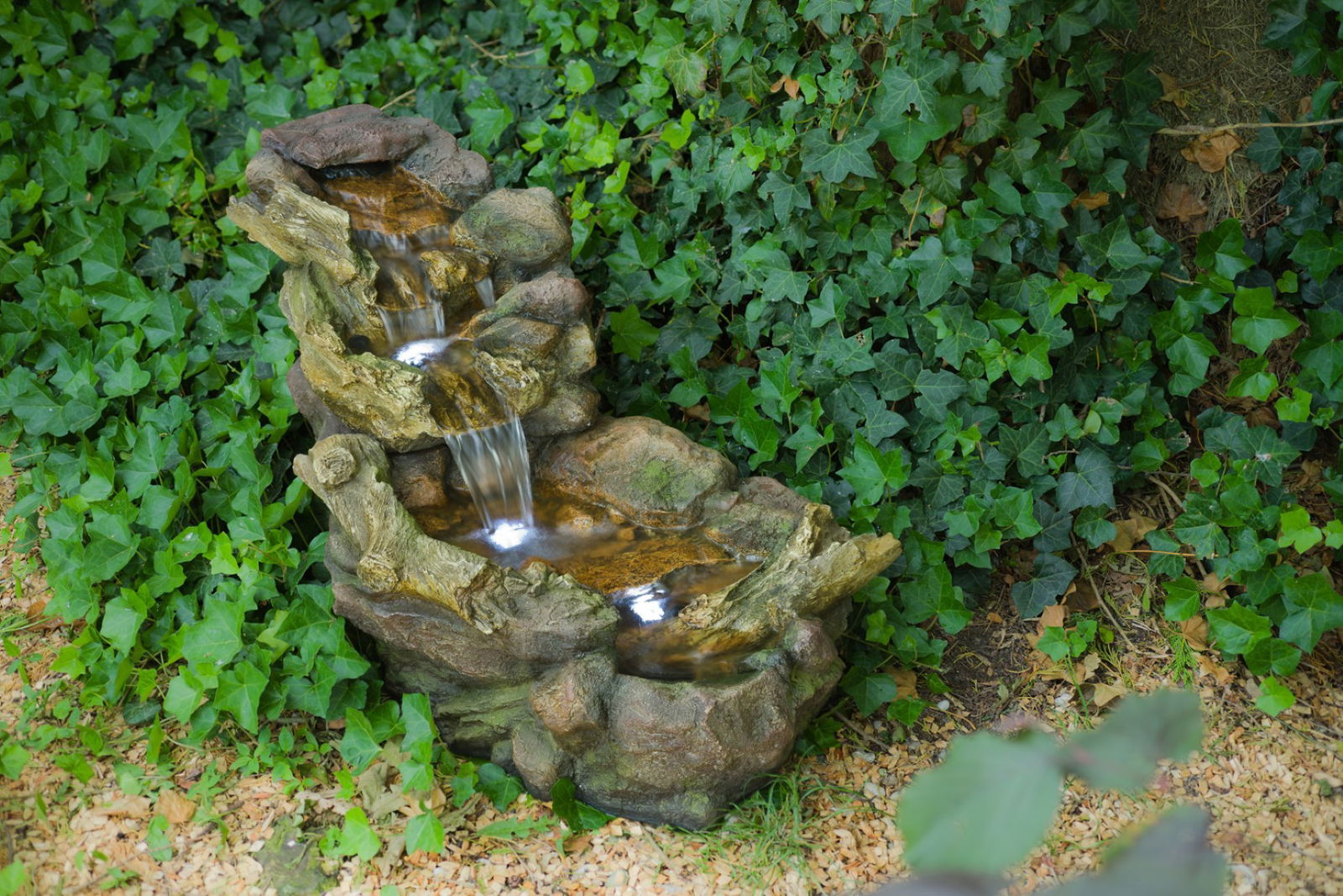 https://cdn.warentuin.nl/media/catalog/product/1/7/1778711465871136_ubbink__waterornament_ubbink_acqua_arte_waterornament_aspen_7125.jpg
