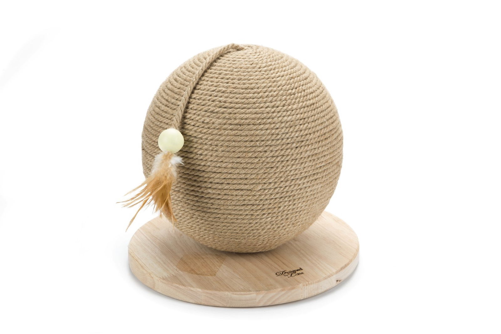https://cdn.warentuin.nl/media/catalog/product/1/7/1778712695155836_designed_by_lotte_dierenverzorging_houten_krabbol_balty_30x30x_4a28.jpg