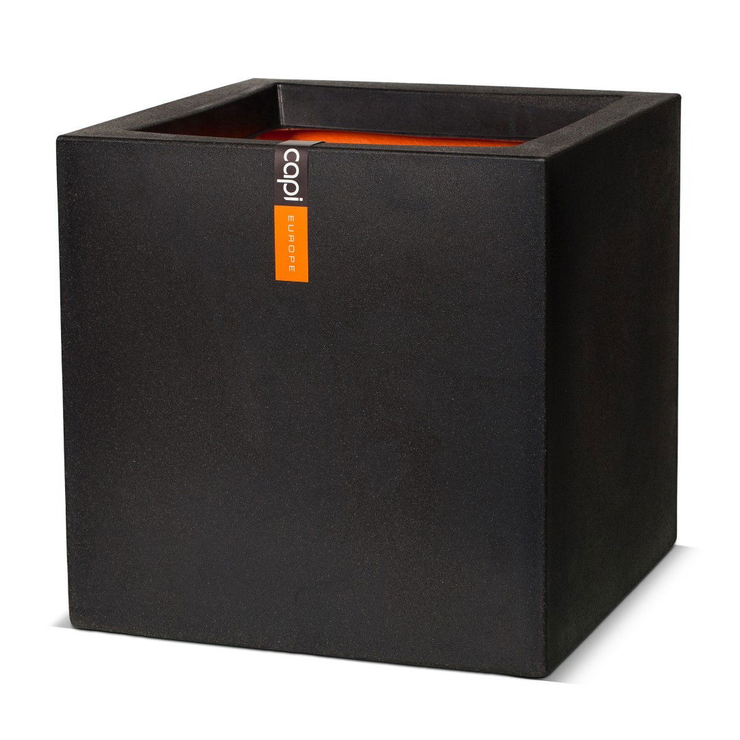 https://cdn.warentuin.nl/media/catalog/product/1/7/1778716443037672_capi_europe_potterie_pot_vierkant_iii_40x40x40_zwart_capi_tutc_771f.jpg