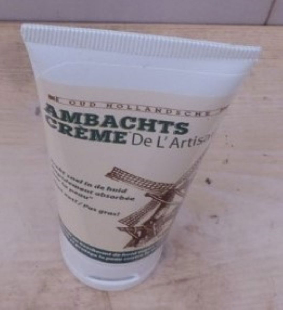 https://cdn.warentuin.nl/media/catalog/product/1/7/1778718347311032_3_oud_hollandsche_creme_oud_hollandsche_ambachtscreme_75_ml_1_3b3f.jpg