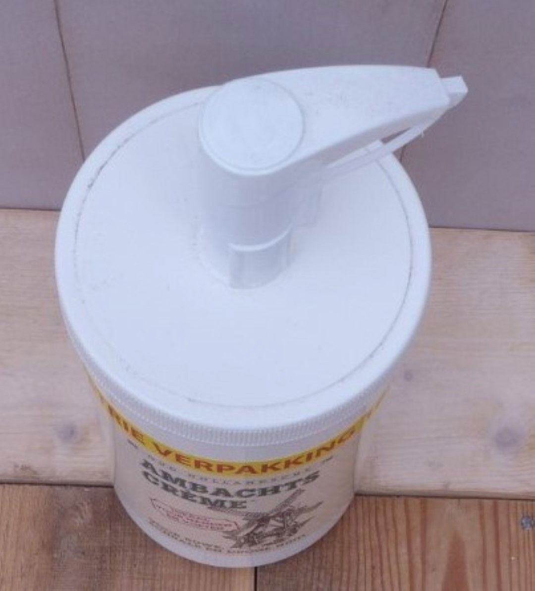 https://cdn.warentuin.nl/media/catalog/product/1/7/1778718347312039_3_oud_hollandsche_creme_oud_hollandsche_ambachtscreme_1000_ml__2f07.jpg