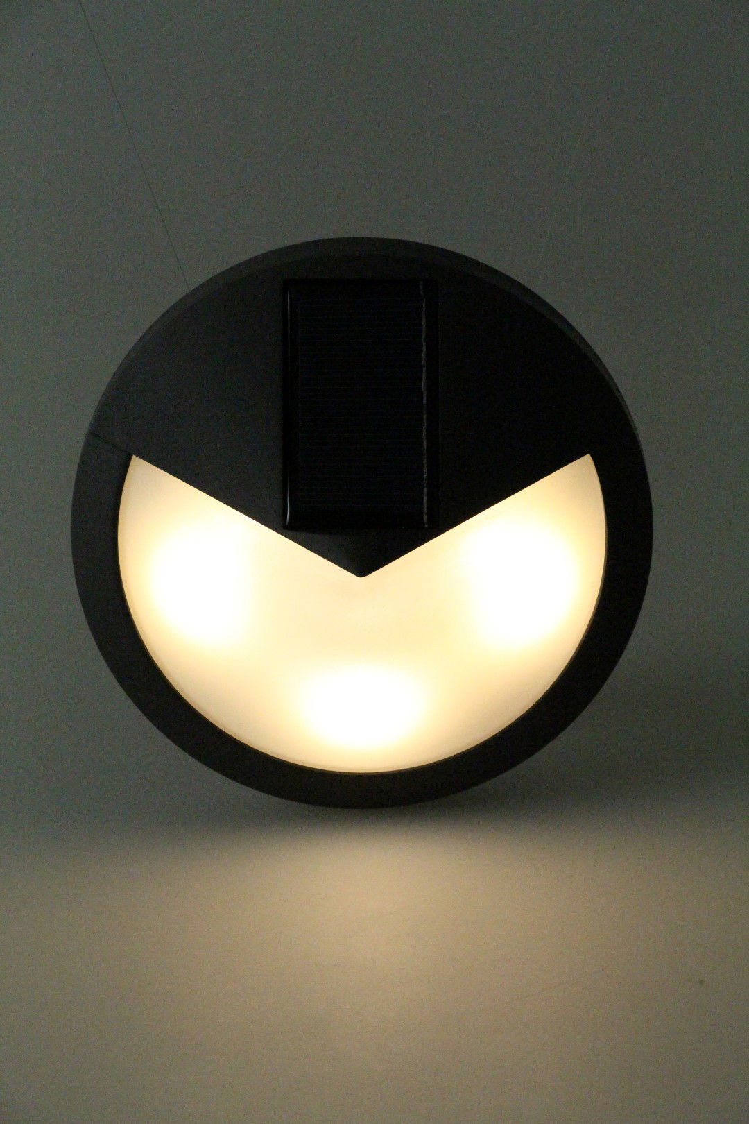 https://cdn.warentuin.nl/media/catalog/product/1/7/1778719099381878_2_luxform_lighting_verlichting_solar_wandlamp_pasadena_luxform_6ab7.jpg