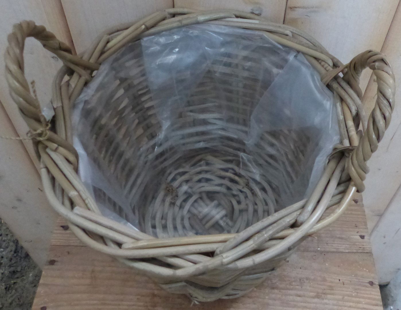 https://cdn.warentuin.nl/media/catalog/product/1/8/1885146325478922_2_warentuin_natuurlijk_budgetartikelen_mand_met_twee_handvaten_aacc.jpg