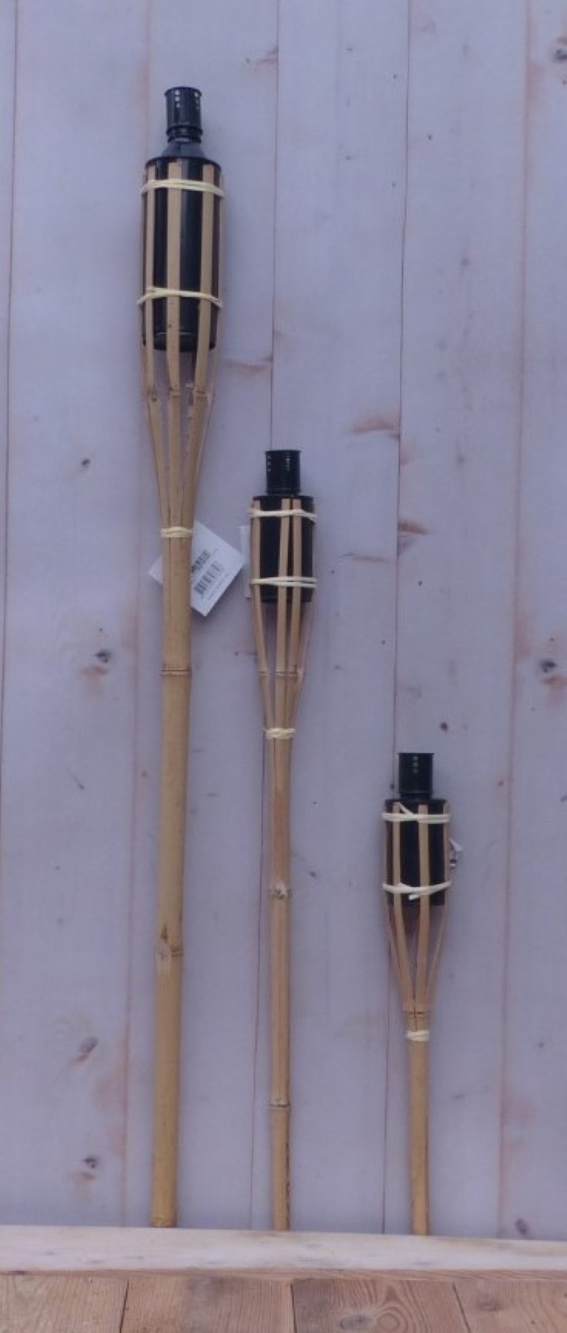 https://cdn.warentuin.nl/media/catalog/product/1/8/1885146325479120_warentuin_mix_fakkel_fakkel_bamboe_120_cm_warentuin_mix_1_699a.jpg