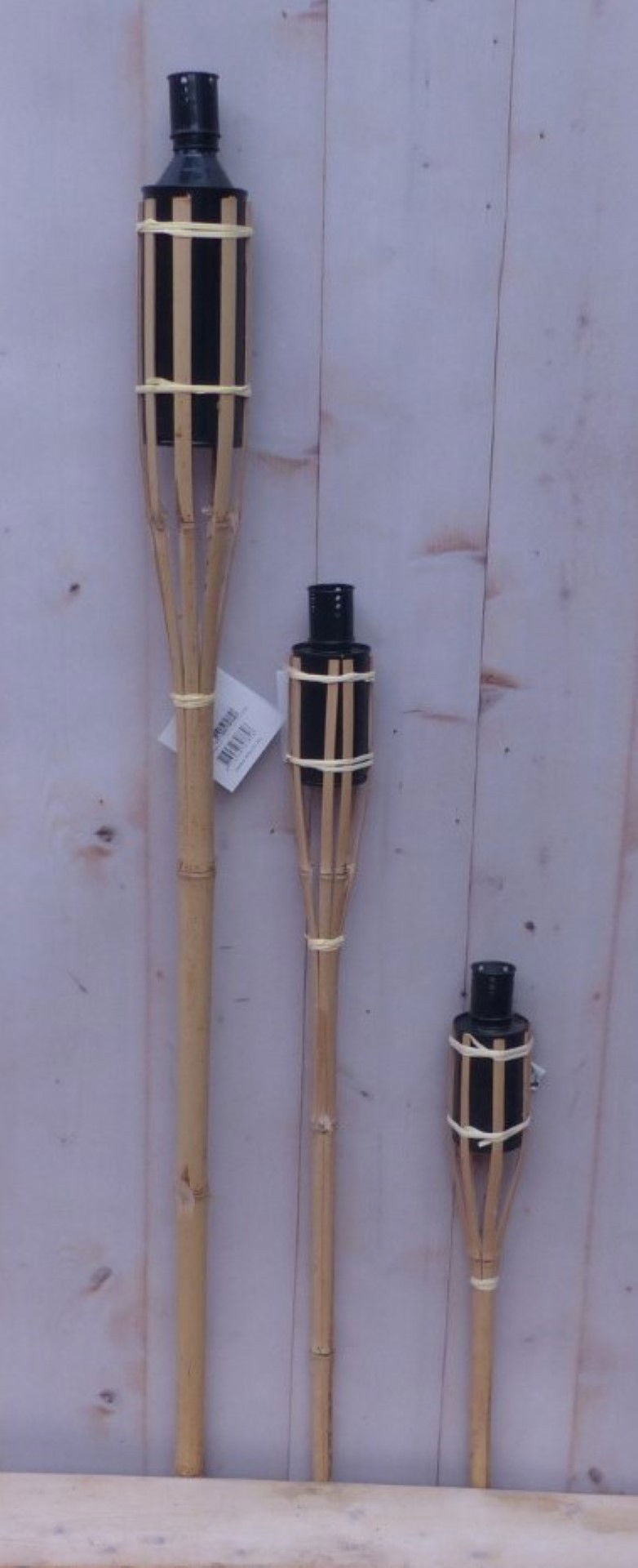 https://cdn.warentuin.nl/media/catalog/product/1/8/1885146325479121_2_warentuin_mix_fakkel_fakkel_bamboe_100_cm_warentuin_mix_1_c4ab.jpg