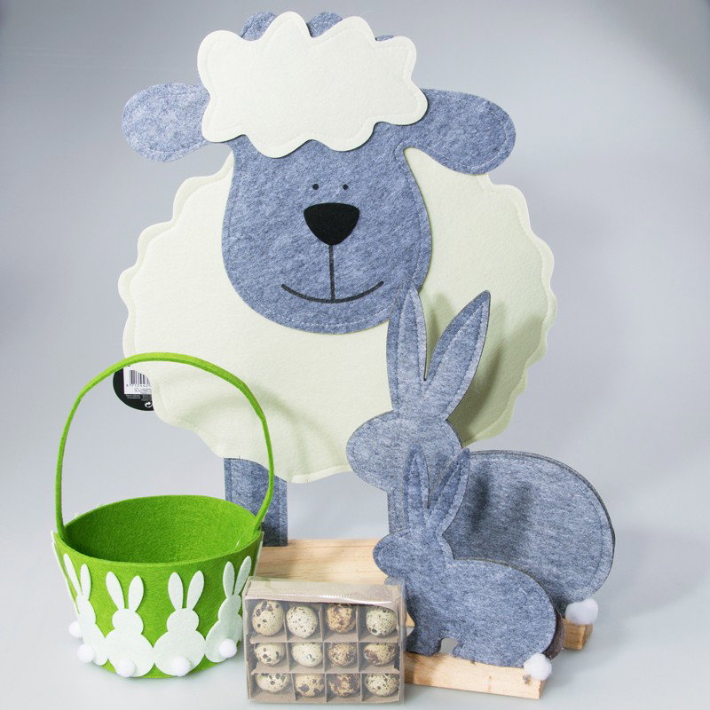 https://cdn.warentuin.nl/media/catalog/product/1/8/1885146325479359_oosterik_home_paasartikelen_paaspakket_groot_schaap_404b.jpg