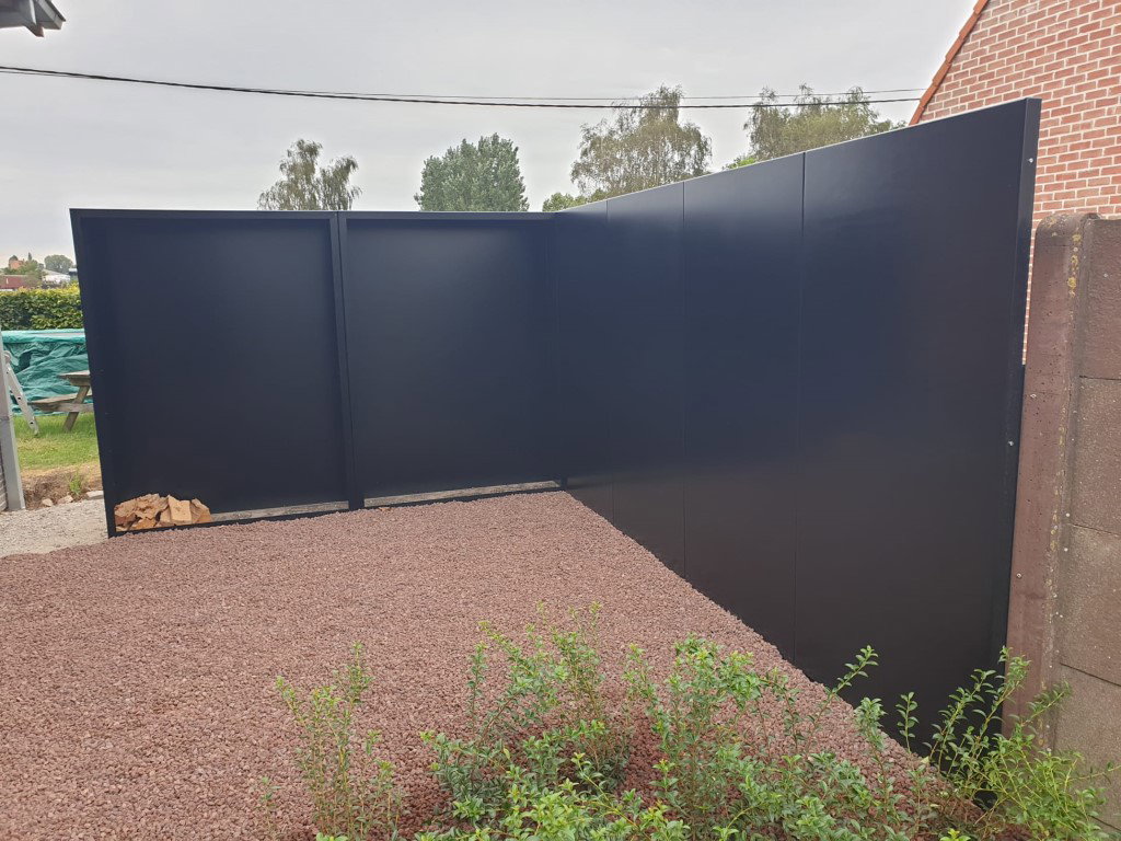 https://cdn.warentuin.nl/media/catalog/product/D/R/DROP5404033108125_01_geroba_schuttingen_gerofence_aluminium_l500b50h1800_geroba_8a70.jpeg