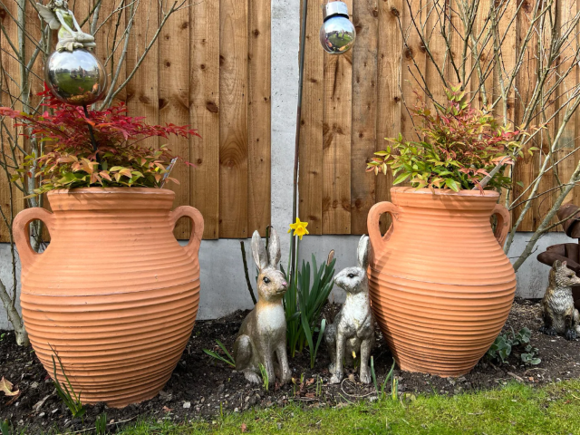 https://cdn.warentuin.nl/media/catalog/product/D/R/DROP6095652641606_01_prestige_plantenbak_atheens_terracotta_35l_plan_0b1d.png