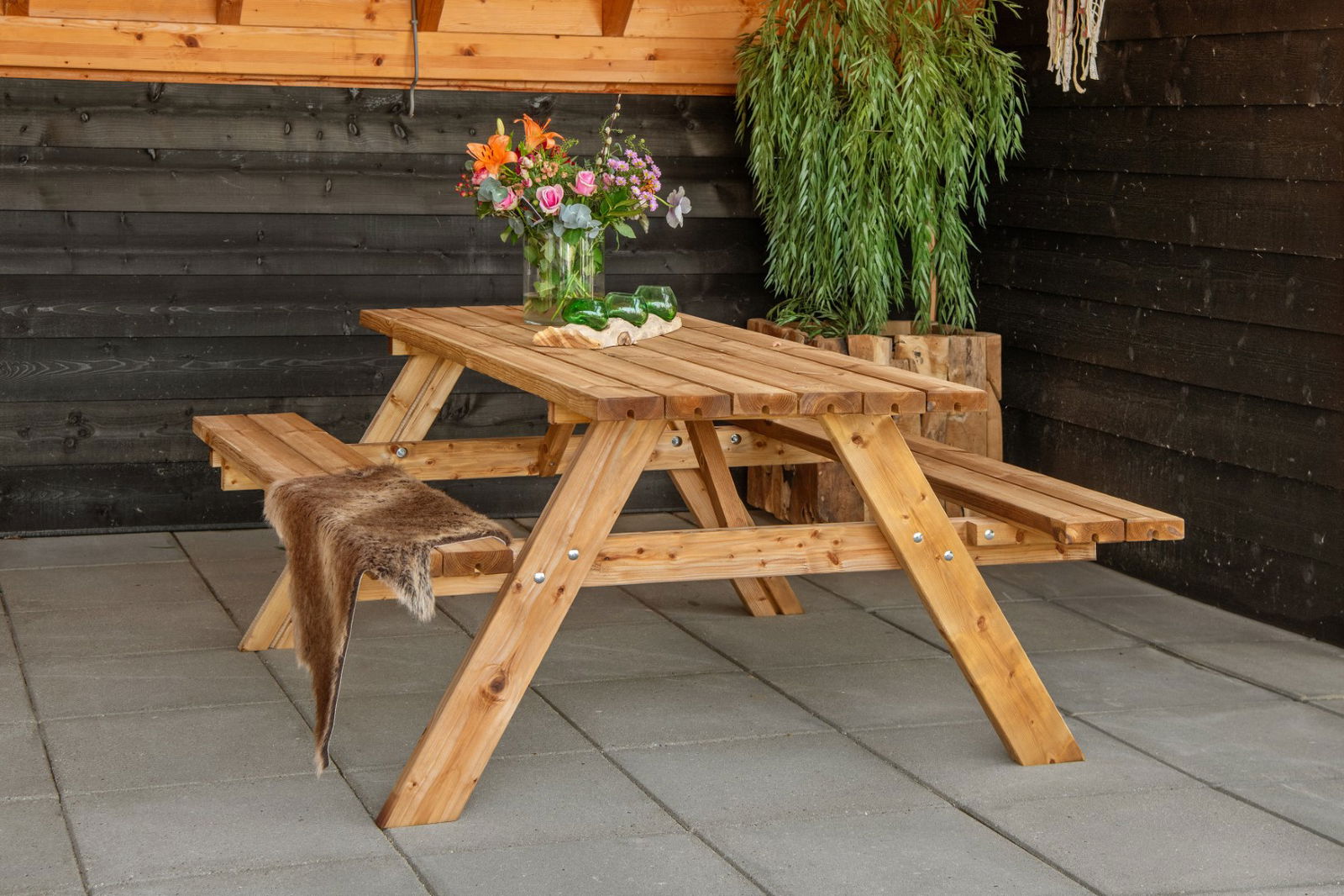 https://cdn.warentuin.nl/media/catalog/product/D/R/DROP8715815112573_01_picknicktafel_basis_vuren_bruin_geImpregneerd_180_cm_tuind_0eb9.jpg