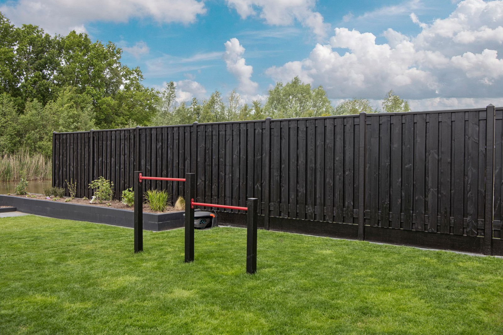 https://cdn.warentuin.nl/media/catalog/product/D/R/DROP8715815401424_01_tuinscherm_stuttgart_180_cm_i_tuindeco_5b8d.jpg
