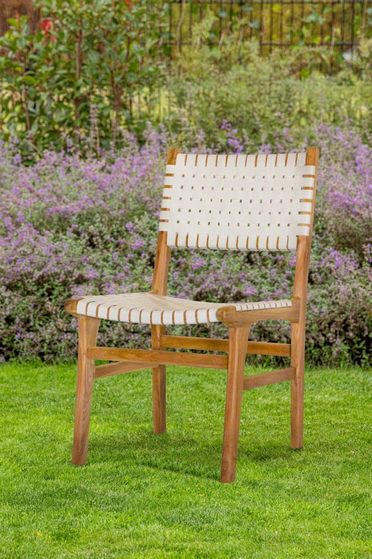 https://cdn.warentuin.nl/media/catalog/product/D/R/DROP8715815417135_01_teak_tuinstoel_mataram_set_van_2_stoelen_tuindeco_6f69.jpg