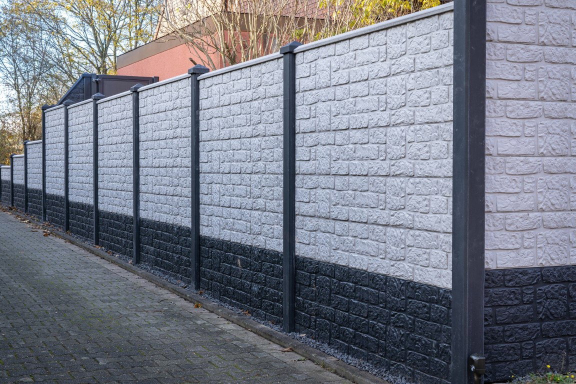 https://cdn.warentuin.nl/media/catalog/product/D/R/DROP8715815504125_berton_romeins_motiefplaat_smal_wit_grijs_184_cm_tuindeco_3ca0.jpg