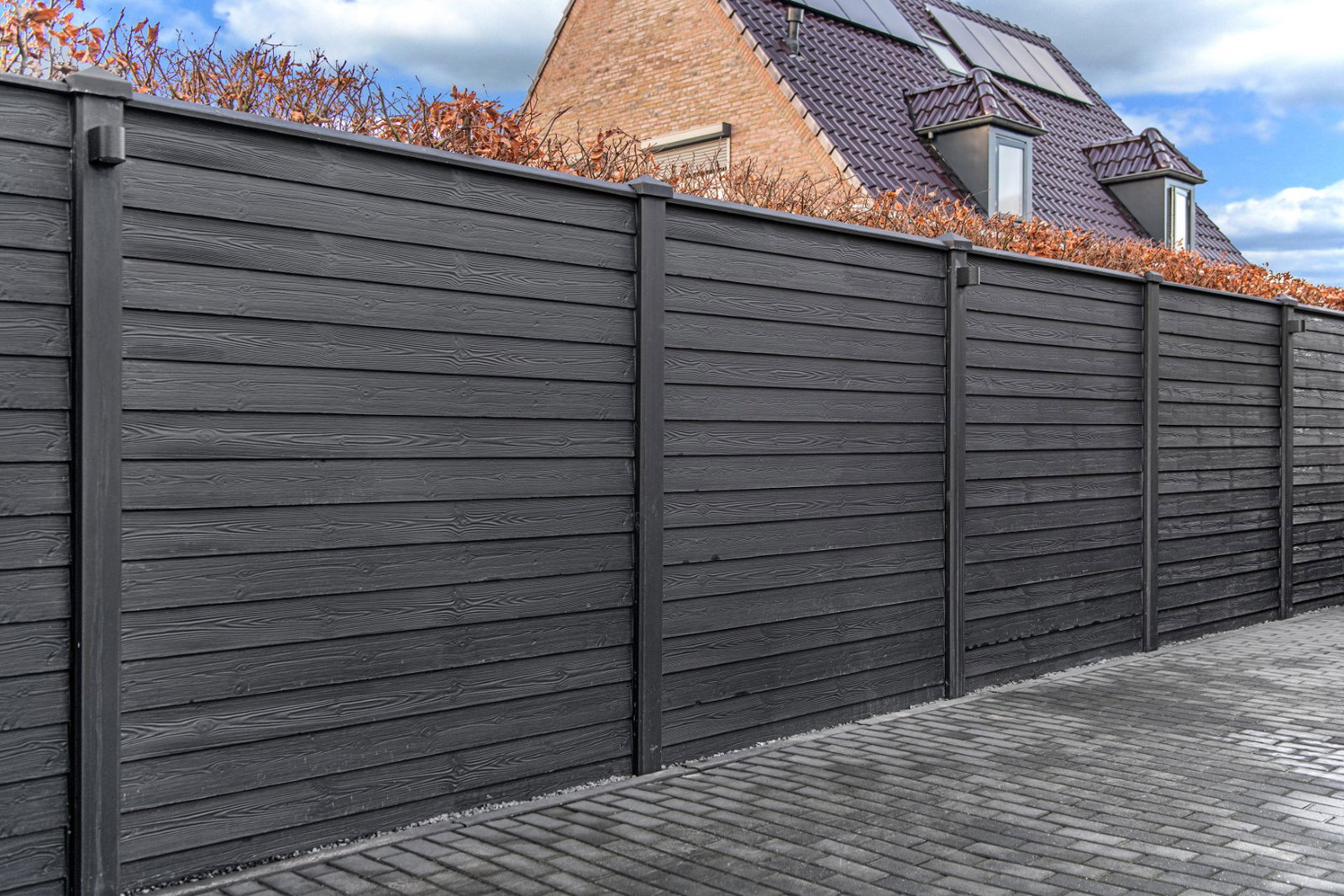 https://cdn.warentuin.nl/media/catalog/product/D/R/DROP8715815504613_01_berton_rabat_houtmotiefplaat_smal_gecoat_184_cm_tuindeco_d38d.jpg