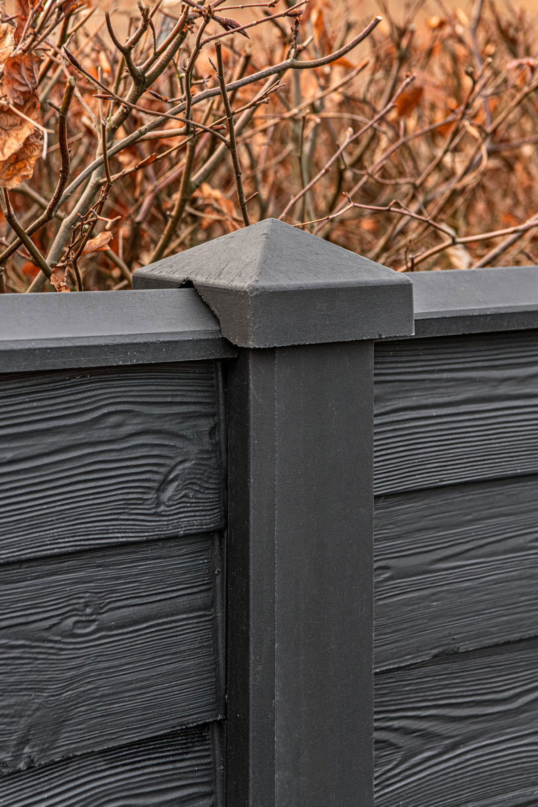 https://cdn.warentuin.nl/media/catalog/product/D/R/DROP8715815507508_01_berton_afdekpet_gecoat_tussenmodel_diamantkop_tuindeco_ec04.jpg