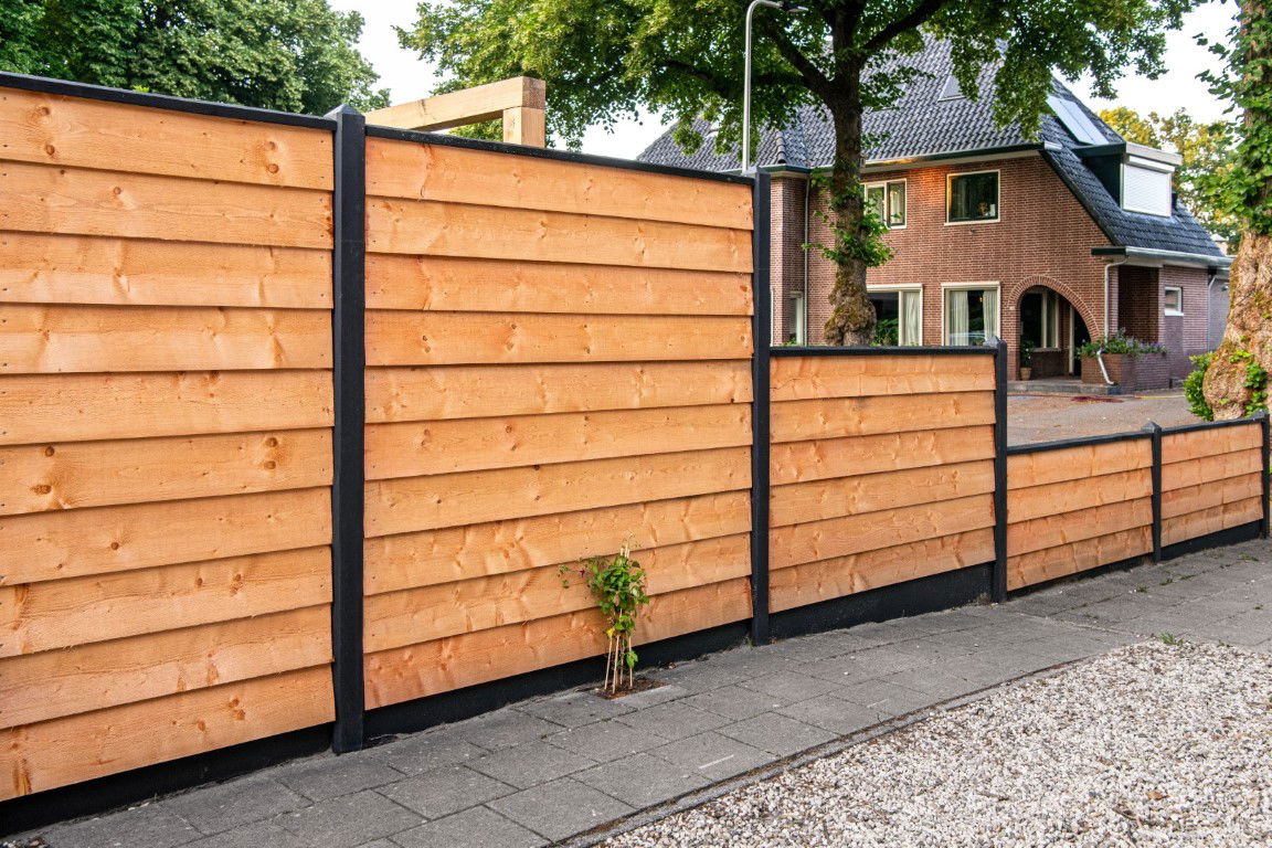 https://cdn.warentuin.nl/media/catalog/product/D/R/DROP8715815530711_zweeds_rabat_red_class_wood_1_1_2_2x19_5x500_cm_tuindeco_6c49.jpg