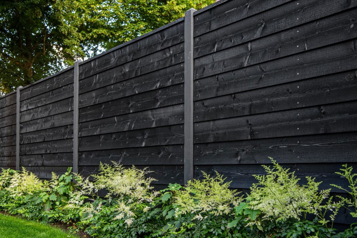 https://cdn.warentuin.nl/media/catalog/product/D/R/DROP8715815540482_zweeds_rabat_eco_noord_europees_vuren_zwart_gespoten_1_1_2_2x_e39f.jpg
