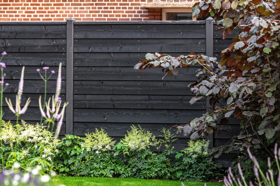 https://cdn.warentuin.nl/media/catalog/product/D/R/DROP8715815540550_zweeds_rabat_eco_noord_europees_vuren_zwart_gespoten_1_1_2_2x_bfce.jpg