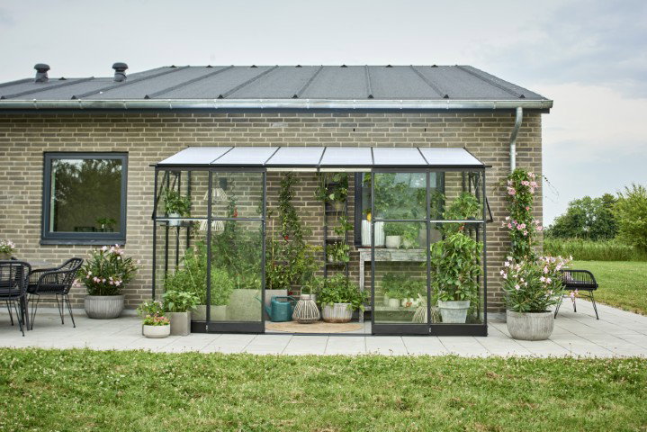 https://cdn.warentuin.nl/media/catalog/product/D/R/DROP8719214382780_muurkas_qube_lean_to_612_zwart_3_mm_veiligheidsglas_6_mm_poly_1598.jpg