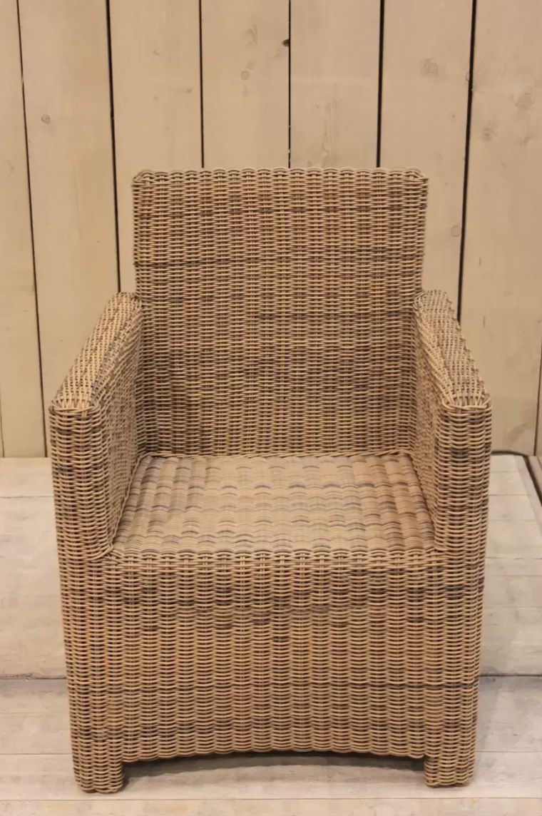 https://cdn.warentuin.nl/media/catalog/product/M/E/MEUB1143000104187_Plaza_stoel_havana_Borek_3c40.jpg