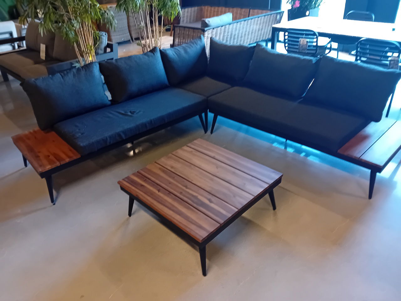 Silverstone loungeset black, acacia inclusief anthracite kussens - Yoi