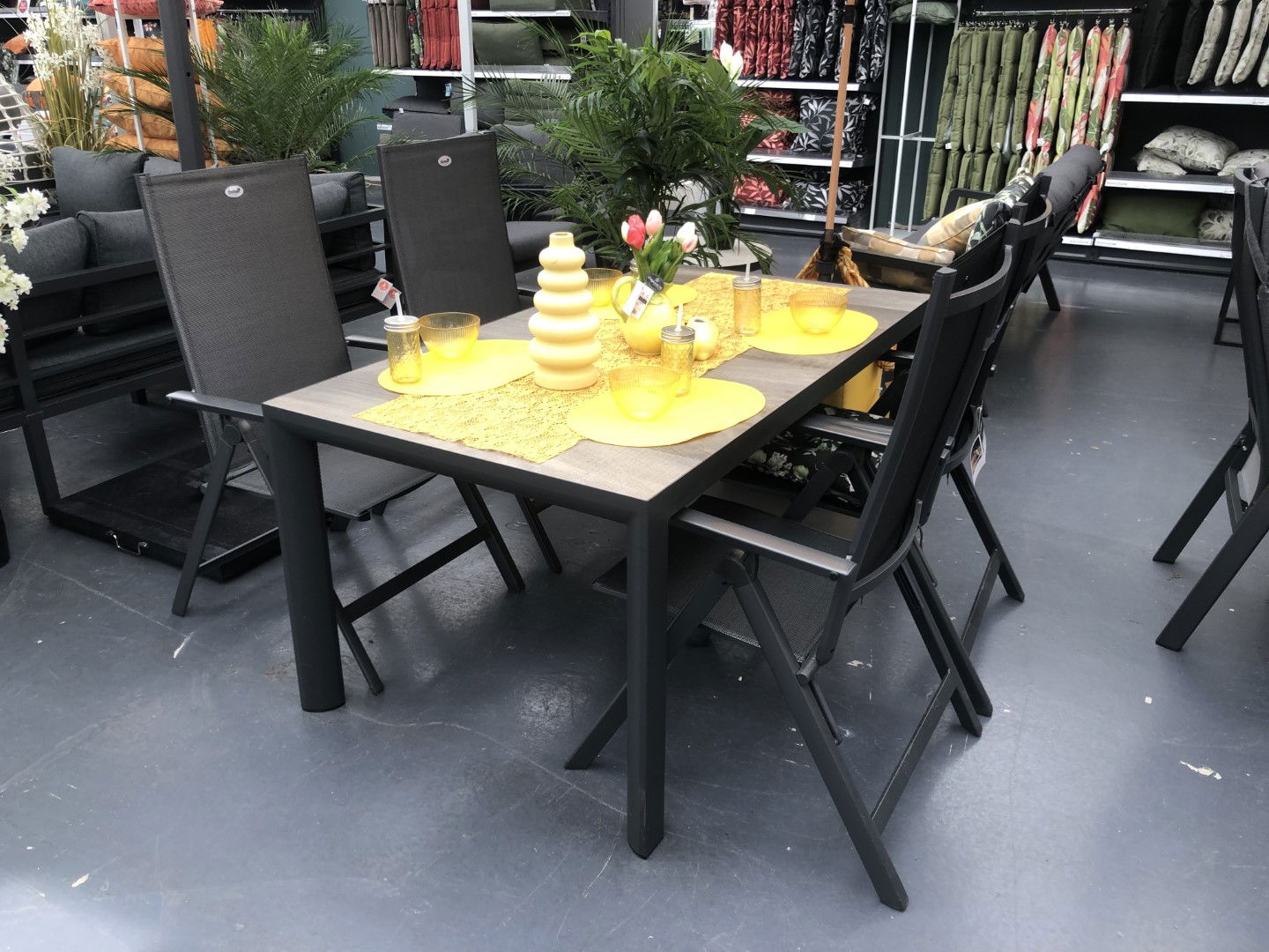 Santos dining set santos tafel met 4x aruba stoel - Driesprong Collection