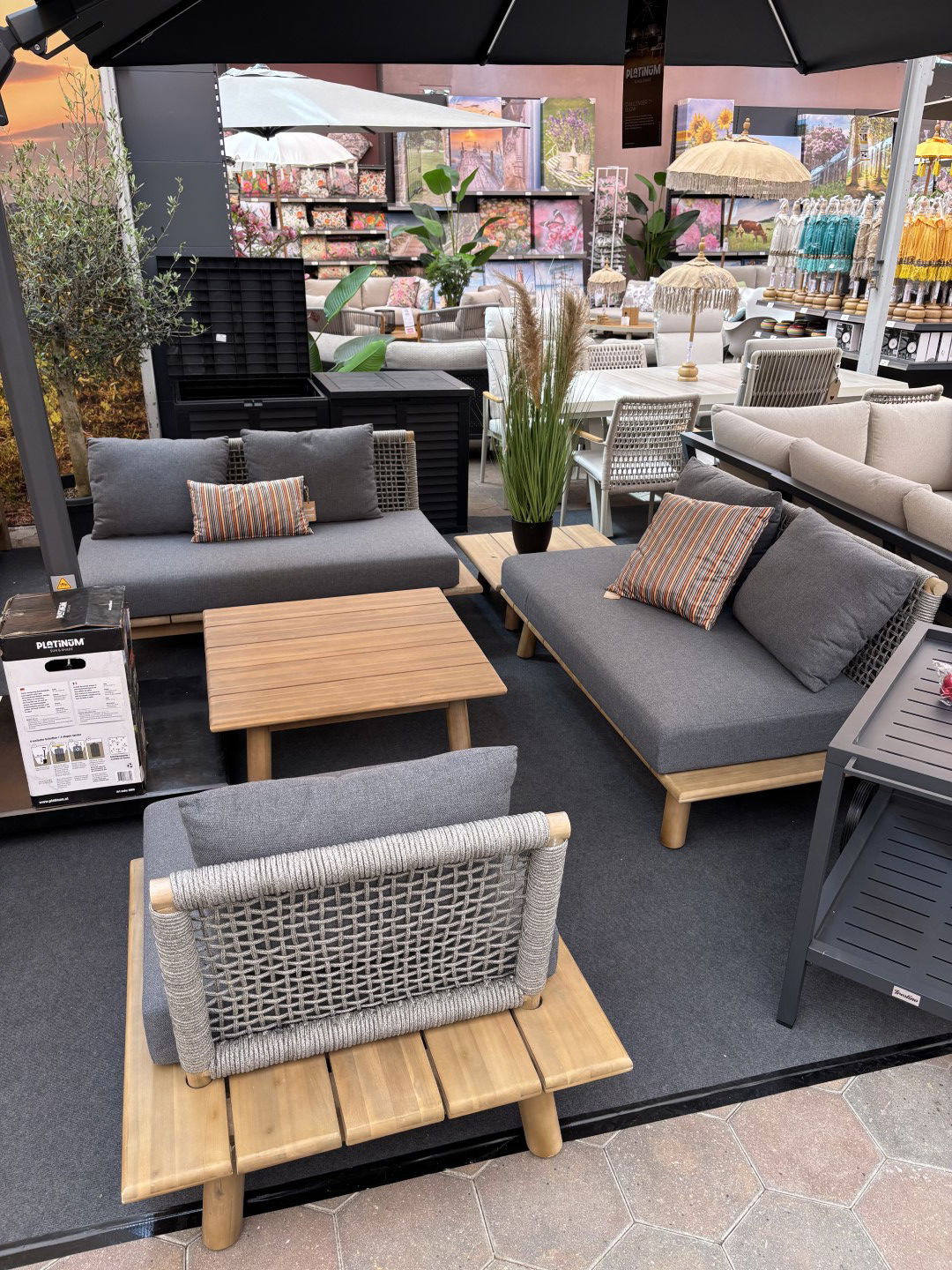 https://cdn.warentuin.nl/media/catalog/product/M/E/MEUB1143000104688_lunar_loungeset_acacia_white_wash_rope_dark_grey_mystic_grey__e4b1.JPEG
