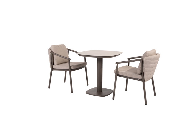 https://cdn.warentuin.nl/media/catalog/product/M/E/MEUB1143000104761_barolo_diningset_met_manolo_tafel_terre_pr_5b6b.jpg
